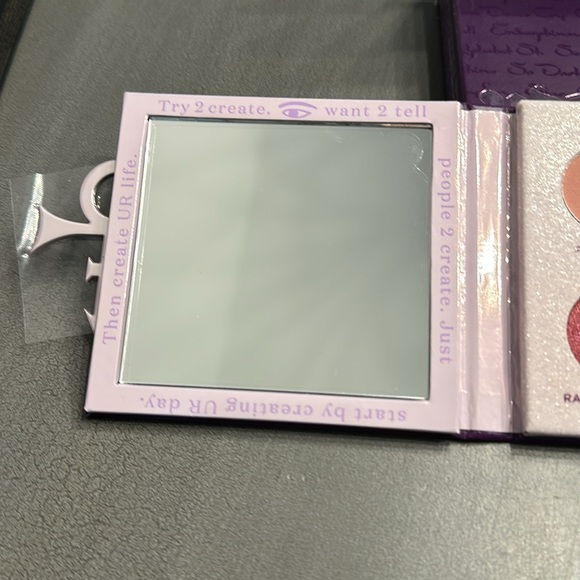 NEW - URBAN DECAY X PRINCE LET’S GO CRAZY EYESHADOW PALETTE
Limited-Edition - Picture 4 of 6